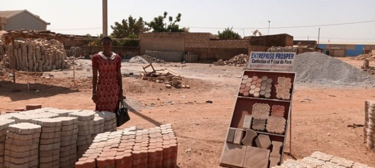 Burkina Faso-Entrepreneuriat : Rakiatou Zibaré, la femme du Btp qui défie les hommes !