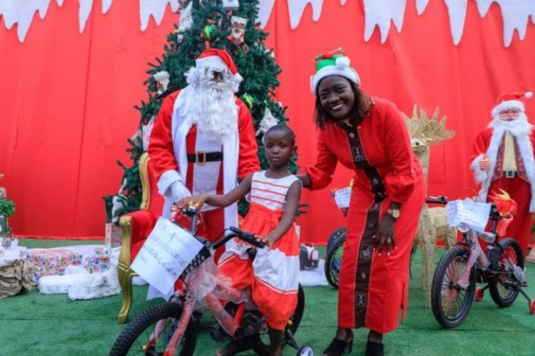CI-Noël à Boundiali : la ministre Mariatou Koné donne le sourire à 3000 enfants   