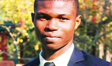 CI: jeune entrepreneur, comment Koffi « crée » chaussures, sacs et tissus avec des feuilles d’ananas