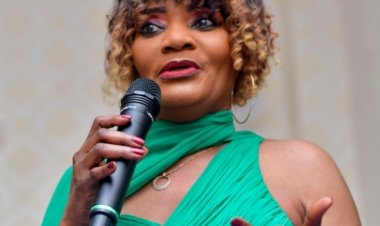 Côte d’Ivoire :  Saint Valentin, Monique Seka comble  les Amoureux !