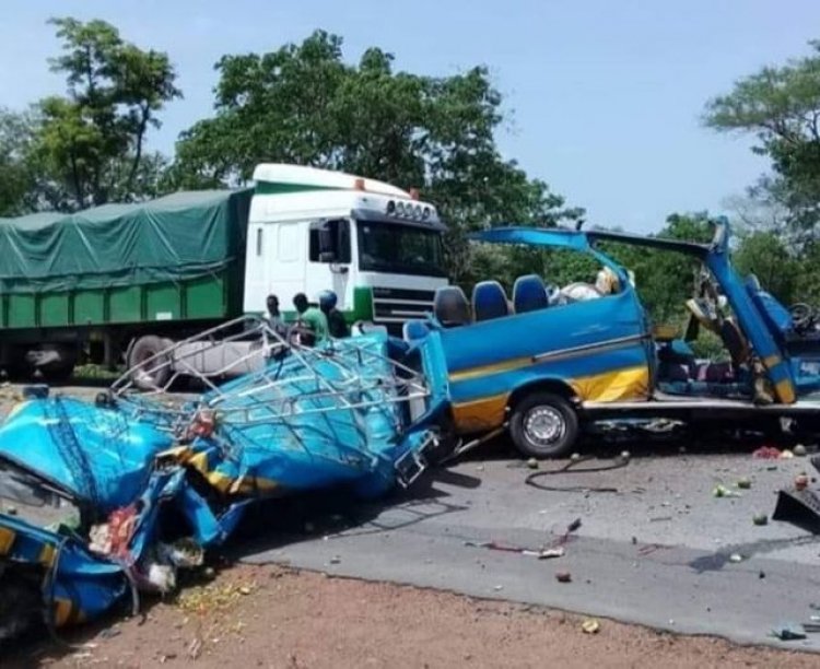 Côte d’Ivoire-Grand-Nord : un accident fait « 18 morts et 22 blessés » (Officiel)      