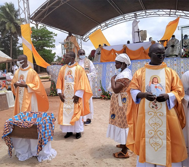 Côte d’Ivoire (Catholicisme) : le chef chrétien « offre » 3 prêtres à Anonkoua-kouté