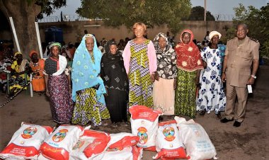 Côte d’Ivoire (Bouna) : Nialé Kaba soulage 200 veuves