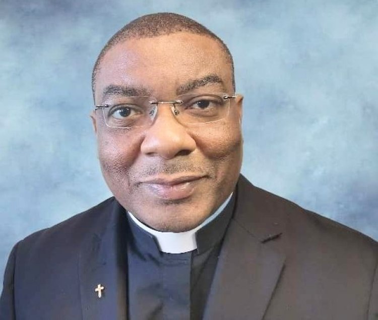 Côte d’Ivoire (Carême chrétien) : « Partage : il ne s'agit pas d'aller déposer de vieux habits…délavés dans les Caritas » (Père Ernest Kouacou)