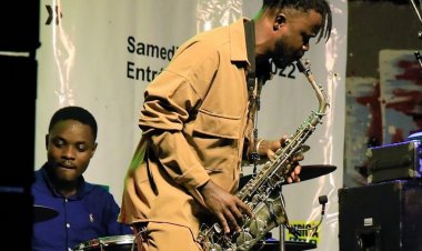 Côte d’Ivoire (Abidjan-Treichville) : la musique s'installe dans les cours communes !