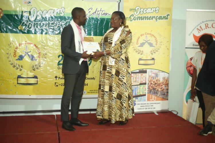 Côte d’Ivoire (Mérite) / Utb rafle le « Grand prix Souleymane Diarrassouba » des « Oscars du commerçant »