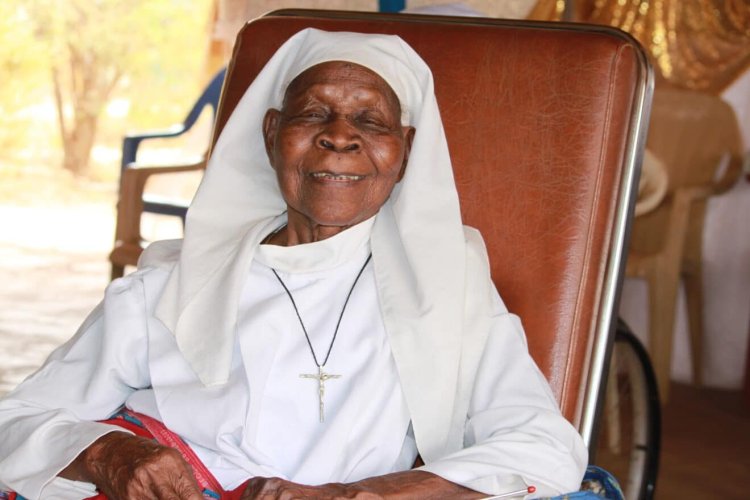 Monde (Humanité) : « La vieillesse est un don de Dieu » (Sœur M-E Kafando)