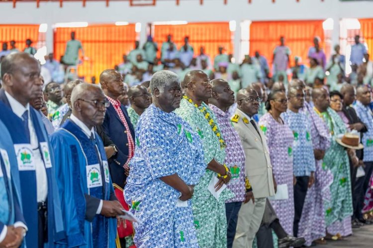 Côte d’Ivoire (Palais des sports) / Mambé (1er ministre) prie pour la paix !