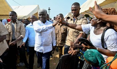 Côte d’Ivoire (Dabou et Songon) / Le 1er ministre Mambé échange avec les populations sur plusieurs projets