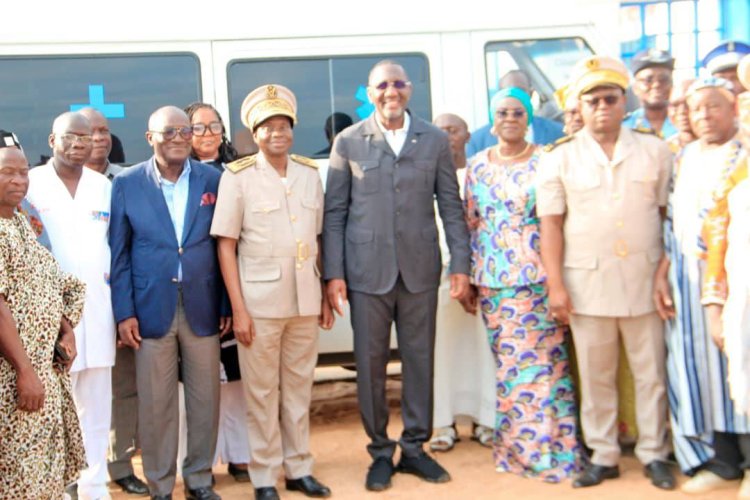 Côte d’Ivoire (Yamoussoukro) / Le CSU d’Affounvassou Chateau-Bellevue reçoit une ambulance médicalisée